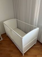 Kinderbett aus Holz in Weiss, sehr guter Zustand