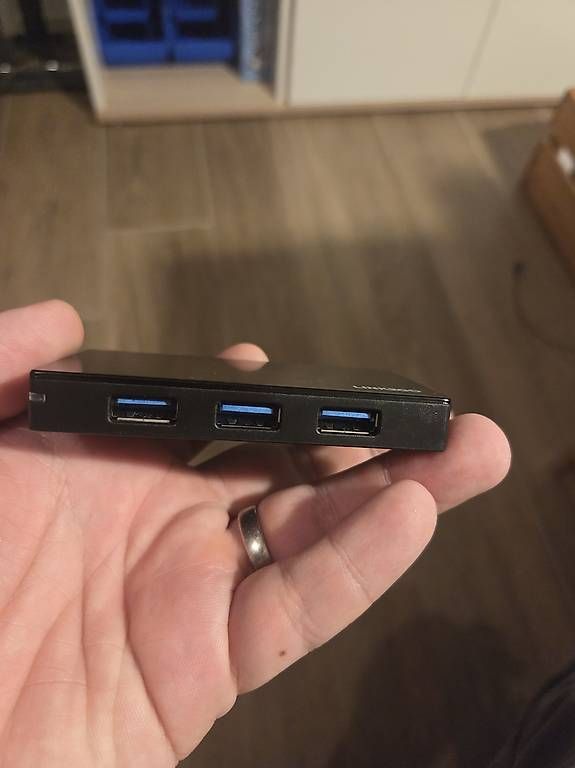Hub & Switch: LINK2GO USB 3.0 Hub  4 Anschlüsse – Usato da Hildisrieden venduto da Wydenhof1 1