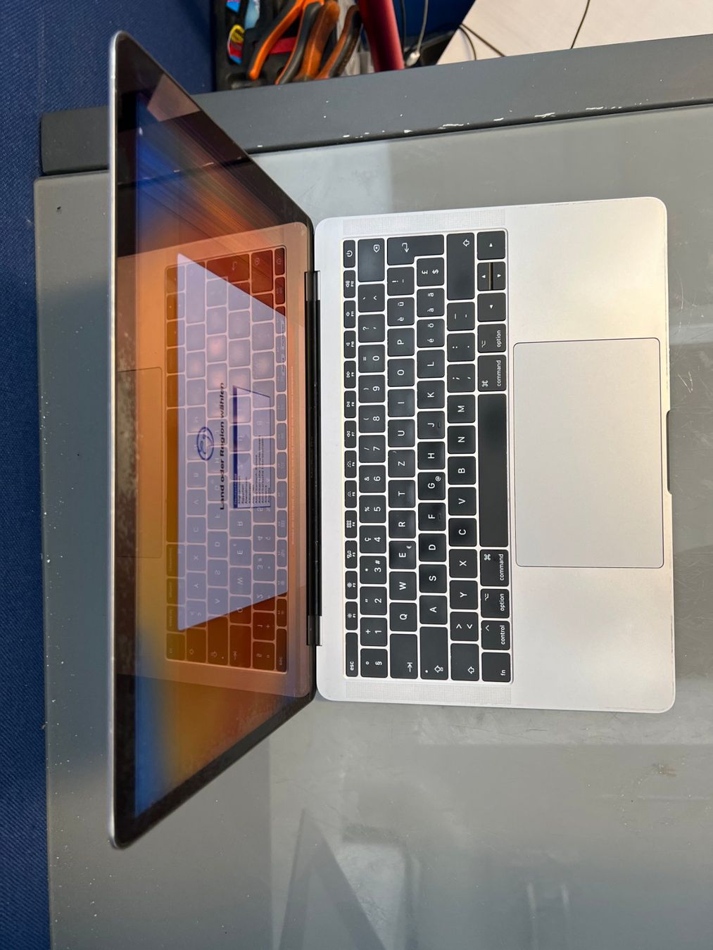 Apple Notebook: MacBook Pro 13" Spacegrey 2017 Schlag im Display #58 – Difettoso da Dietikon venduto da speedkauf 2