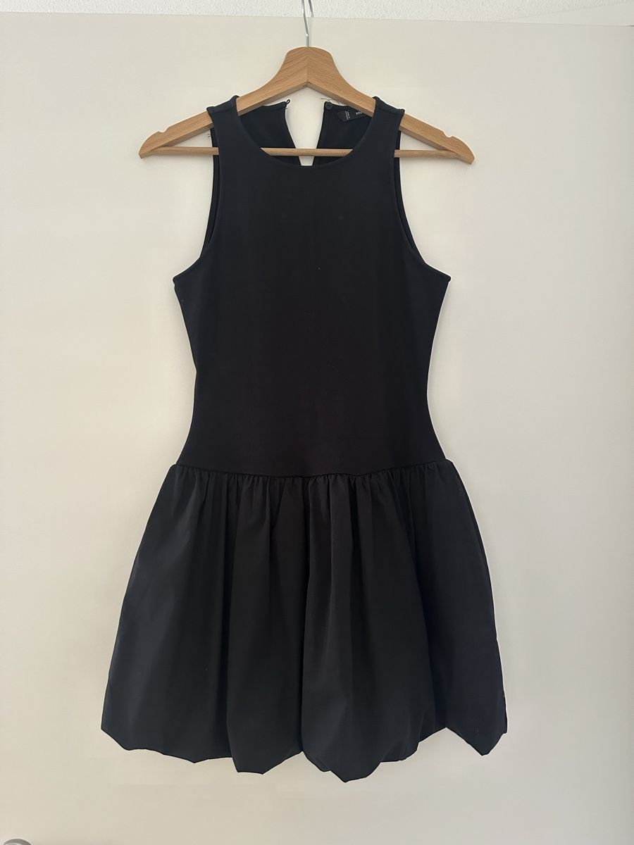 Mango Vestiti: Kurzes schwarzes Kleid – Usato da Amriswil venduto da dri_6ssr