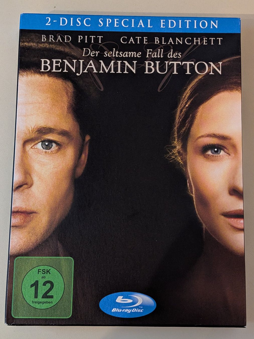 Tutti i DVDs: Der Seltsame Fall des Benjamin Button [2 Blu-rays] – Usato da Port venduto da gecotom
