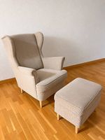 Sessel und Hocker aus beigem Cord