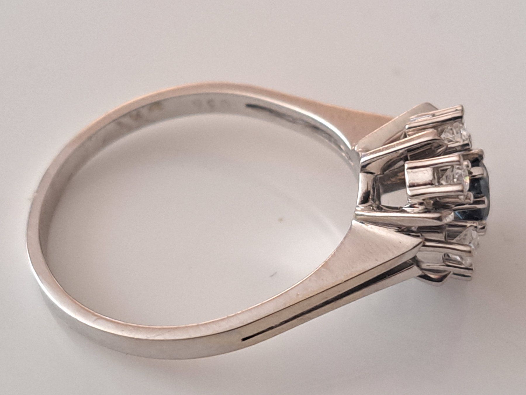 Ringe: Golld Ring mit Dunkles Sapfyr und Diamanten – Gebraucht aus Schaffhausen von meteor7 4
