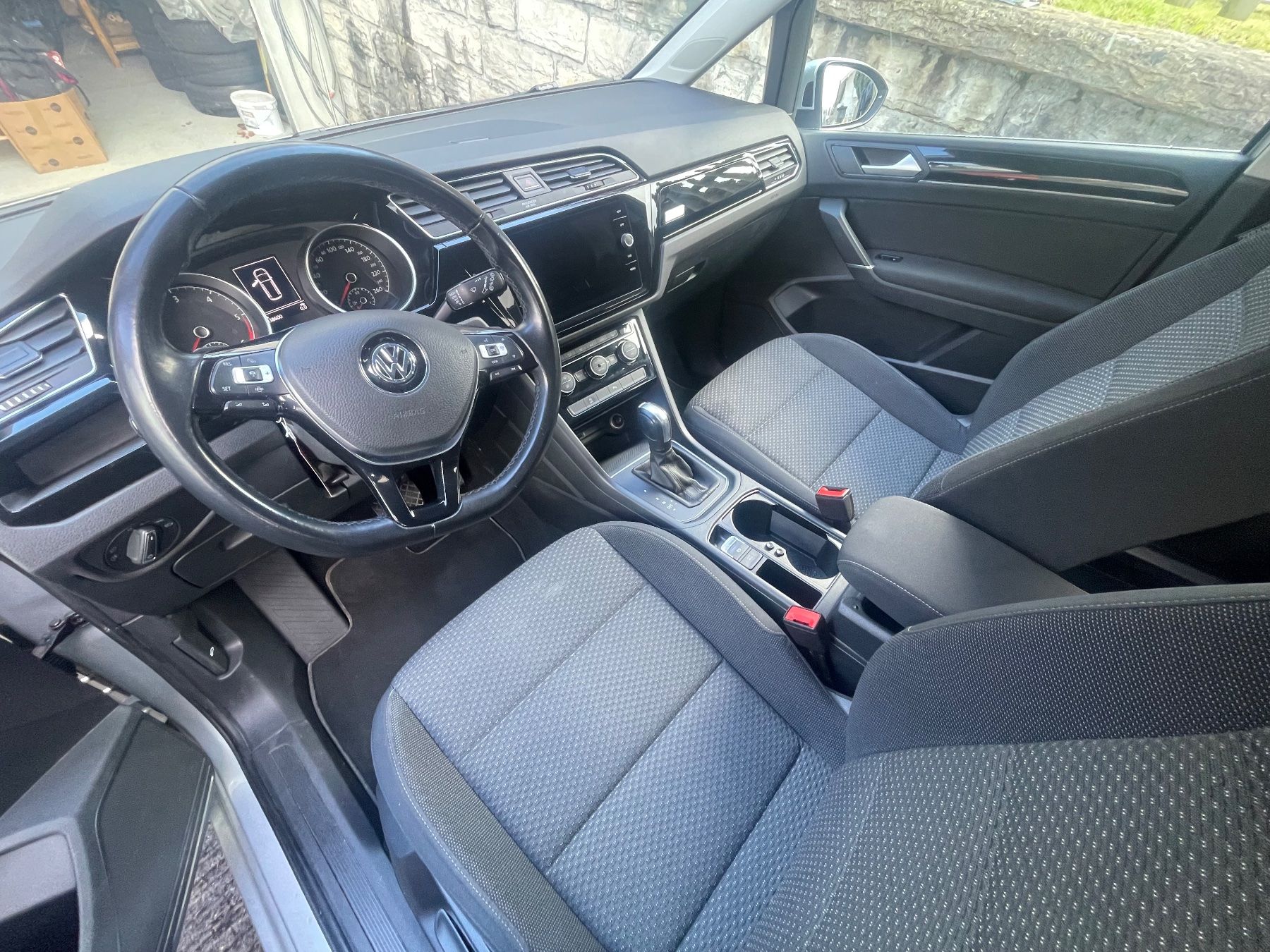 VW Autos: VW Touran 2.0 TDI DSG Comfortline – 2019 – Hellgrau Met. – Gebraucht aus Thun von Strangedog 6