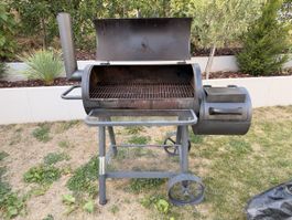 BBQ fumoir TENNEKER d'occasion avec housse imperméable