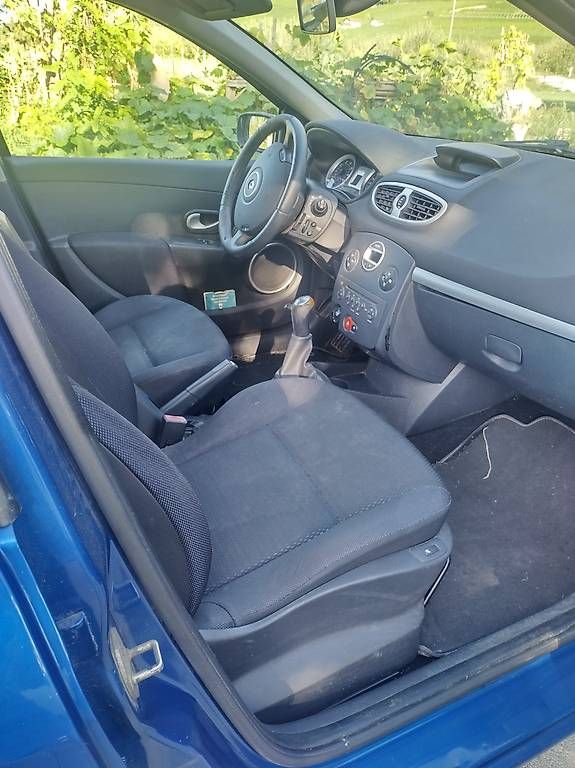 Renault Automobili: Renault Clio 1.2 16V – Usato da bramois venduto da aurely 4