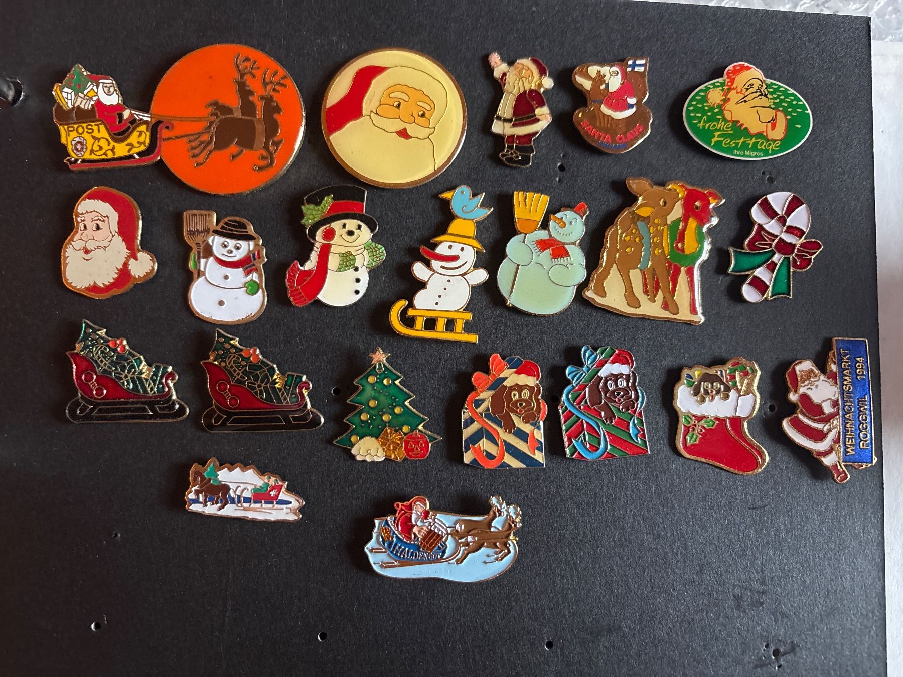 Placchette & Badge: Pins Weihnachten Samichlaus etc. – Usato da Lützelflüh-Goldbach venduto da NicoleL.