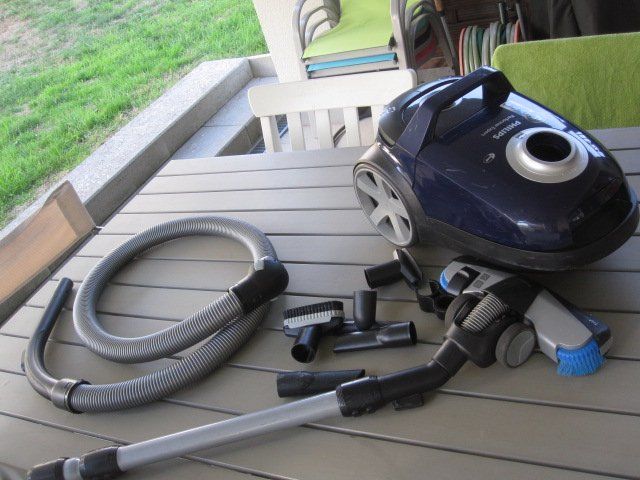 Philips Aspirateurs & Accessoires: Philips-Staubsauger – D'occasion à Ehrendingen par spanky11