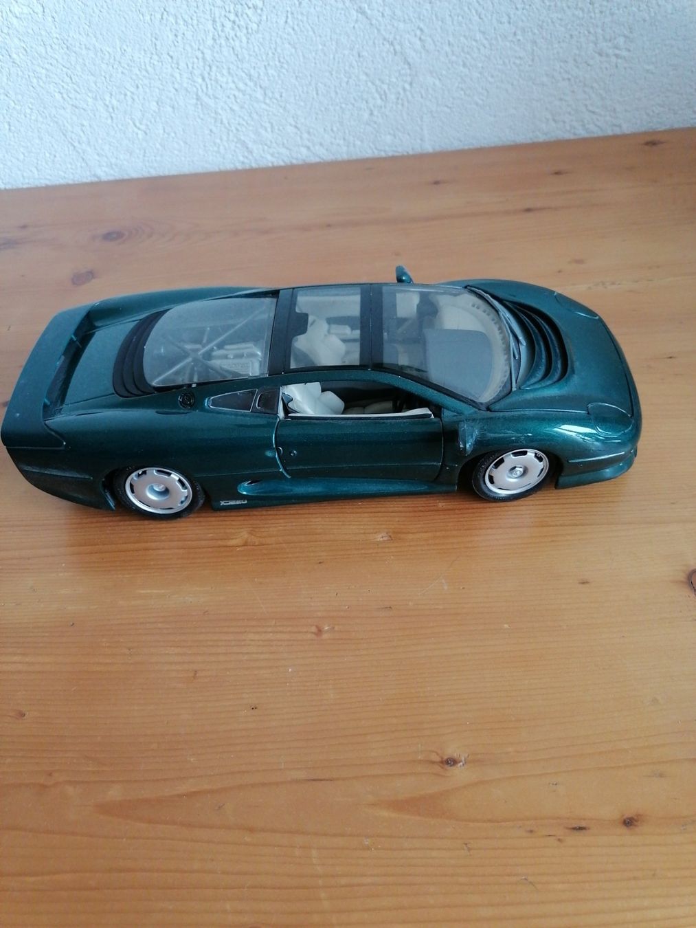 Maisto Modellini d'auto: Jaguar Modellauto 1:18 Maisto – Usato da ennetmoos venduto da Andy770098 1