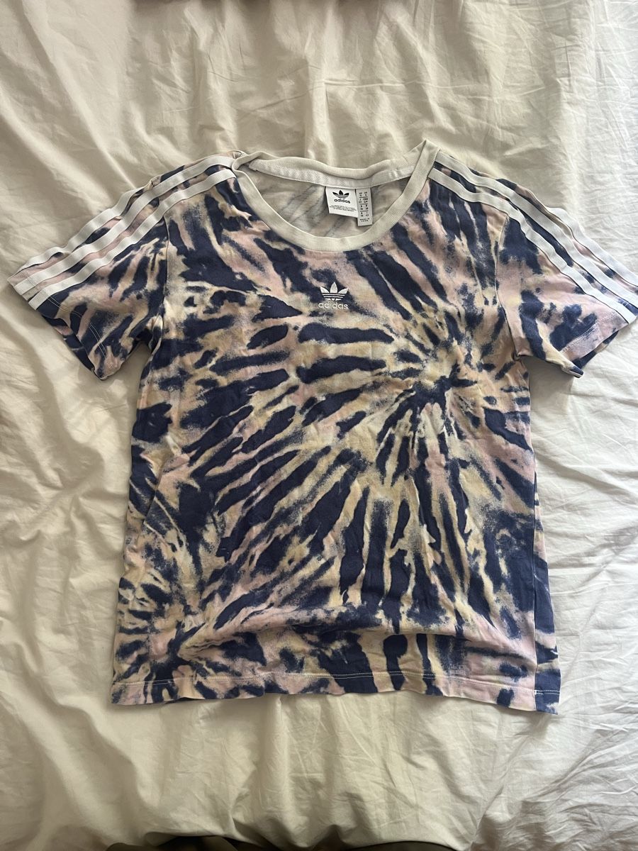 Adidas T-Shirts: T-Shitt Adidas – Gebraucht aus Biel/Bienne von Car_Schuss