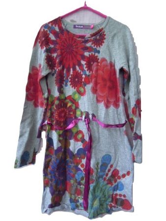 Gr. 134 140 DESIGUAL Kleid grau bunt L70cm Achsel --> 32cm