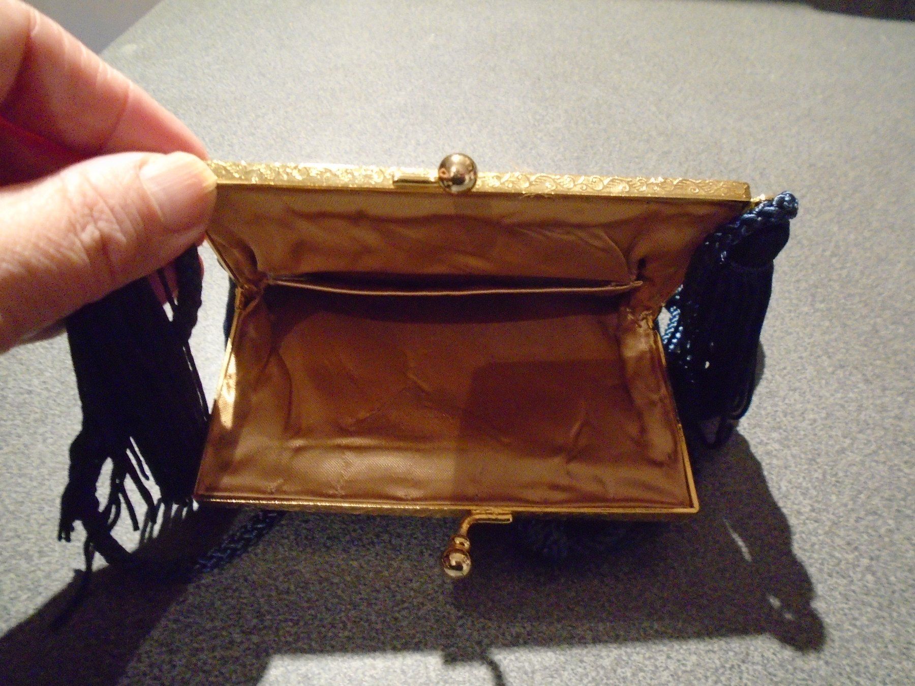 Taschen für Damen: Tasche blau / goldfarbige Blumen, klein – Gebraucht aus Zürich von abraxas1291 1
