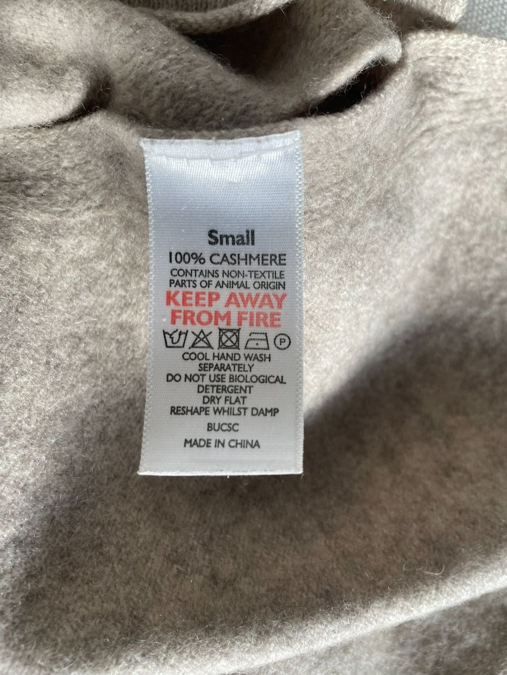 Pulls & Sweat-shirts: Pull manches courtes 100 % cachemire beige – D'occasion à Lausanne par mg_e 9