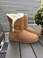 UGG Bailey Button II Chestnut