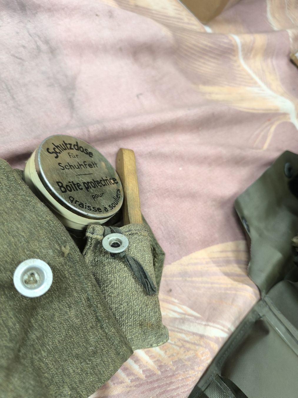 Kletterausrüstungen: 2x Schuhputzset Armee CH – Gebraucht aus Cama von anto_a 3