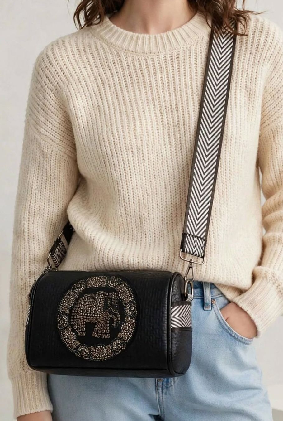Borse da donna: Borsa decorata con strass nuova – Nuovo (secondo la descrizione) da Giubiasco venduto da Stefaniav