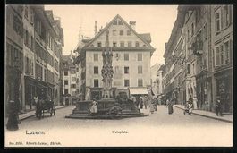 Luzern, Weinplatz mit Brunnen und Gesch