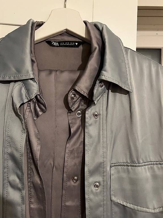 Lotti di vestiti: Zara Zweiteiler aus Seide – Usato da Zürich venduto da fpa_8jdv