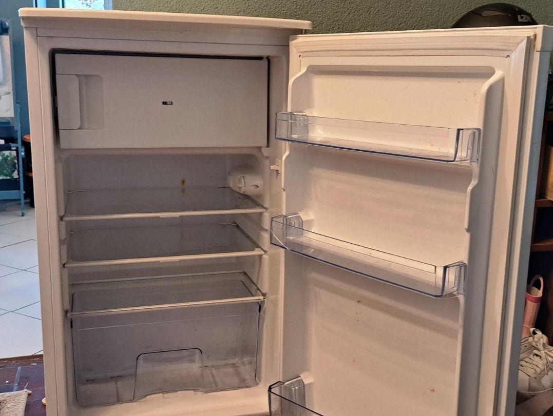 Kühlschrank: Kühlschrank--gratis! – Gebraucht aus Steffisburg von  1