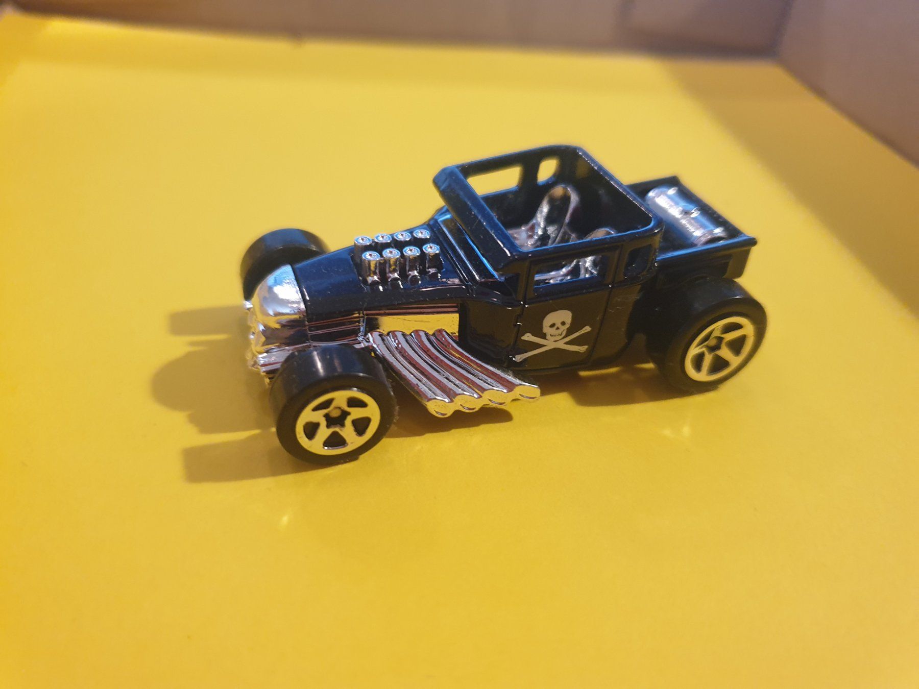 Hot Wheels Modellini d'auto: Hot Wheels BONE SHAKER – Nuovo e nell'imballaggio originale da Oftringen venduto da Rotor