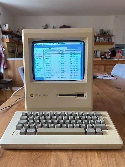 PC: Configuration Macintosh Plus complète – Usato da Neuchâtel venduto da conservator01