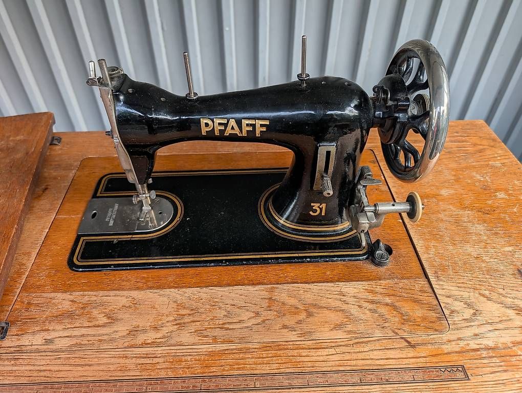 Pfaff Macchine da cucire: Pfaff 31 Nähmaschine – Usato da Zürich venduto da benji25 2