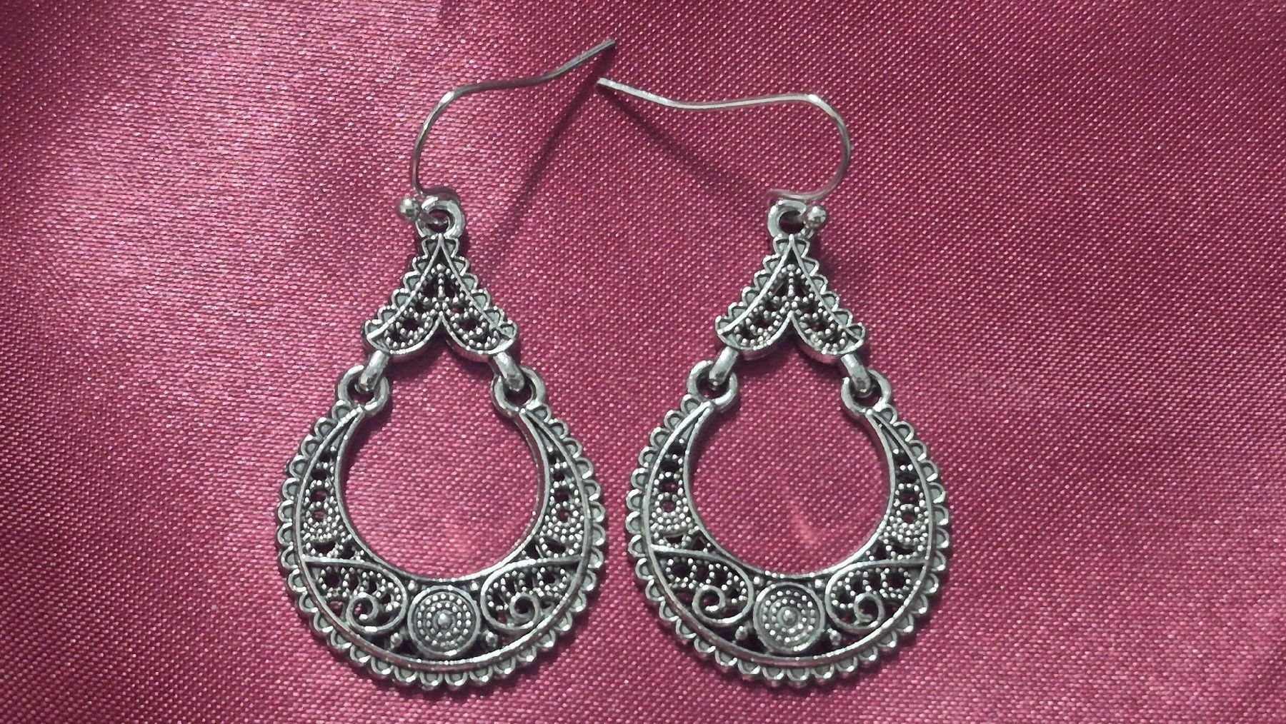 Boucles d'oreille: Orecchini pendenti decorati stile etnico argento – Neuf (Voir description) à Giubiasco par Stefaniav 2