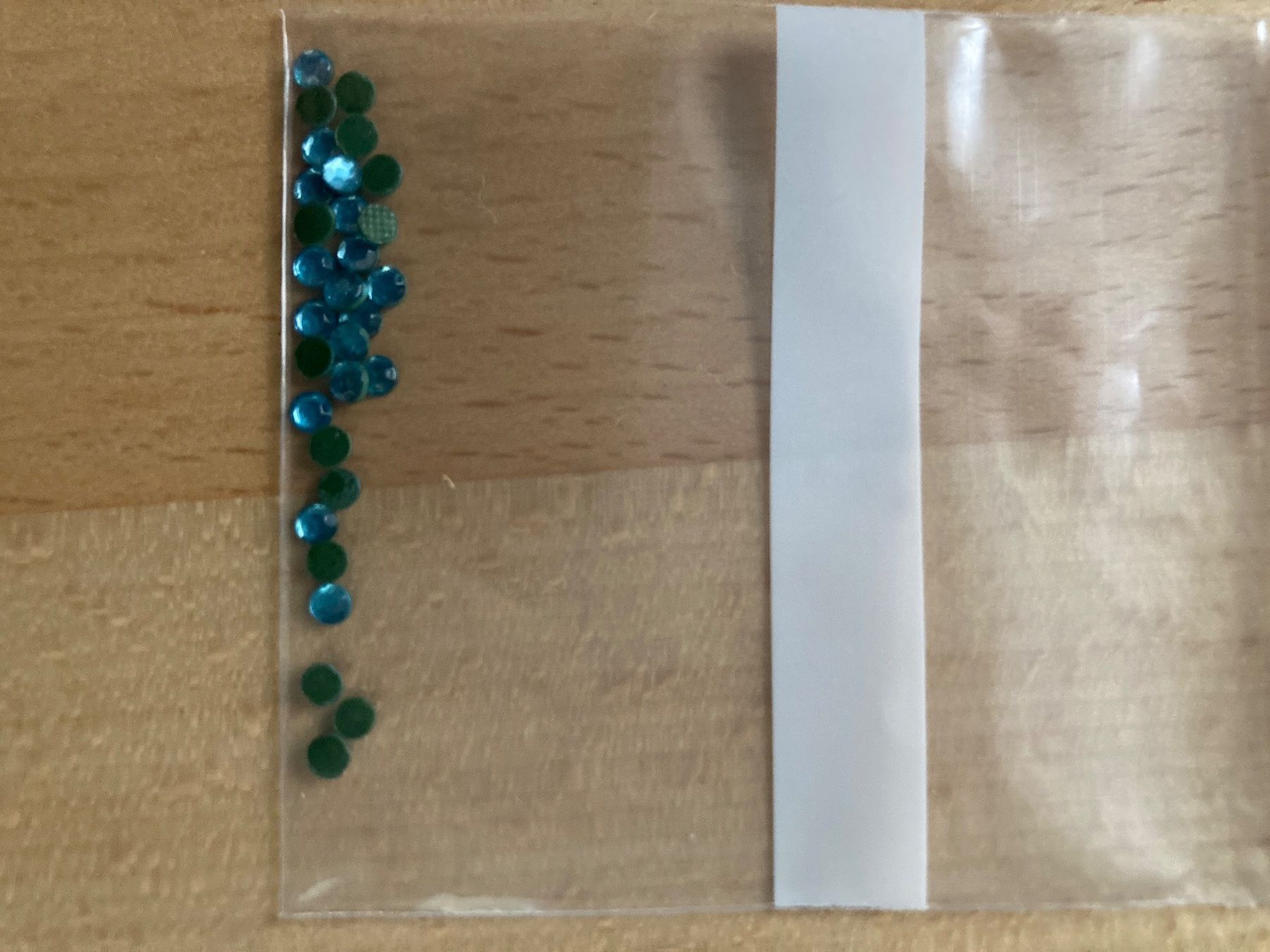Perle (finte): Hotfix Strasssteine Hellblau 2,5 mm, 200 St – Nuovo (secondo la descrizione) da Erlach venduto da Schaliko 2