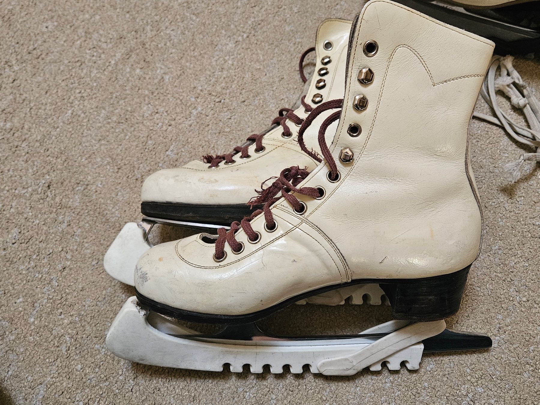 Pattini da ghiaccio: Patins – Usato da Couvet venduto da xen_8fvc