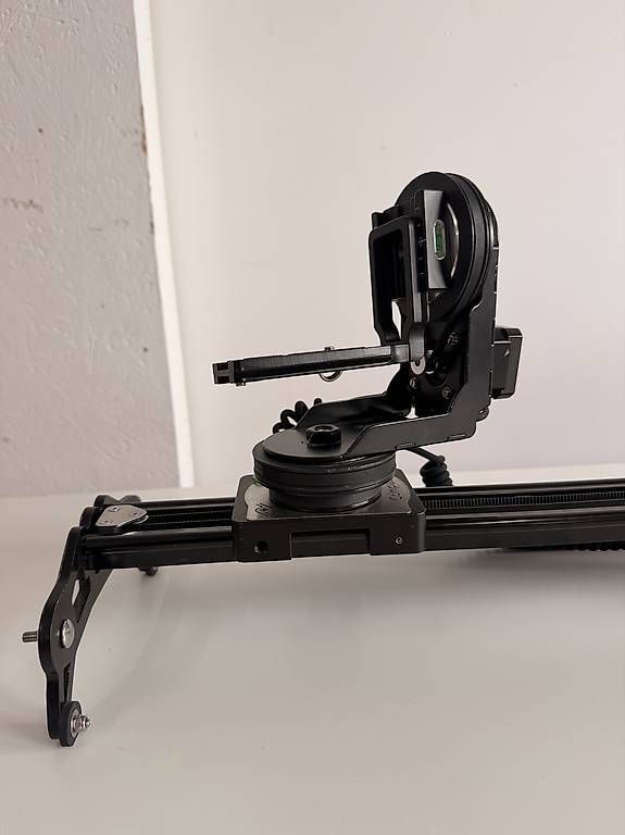 Supporti a parete: Slider motorisé pour video – Usato da Payerne venduto da sbr_6ltj 1