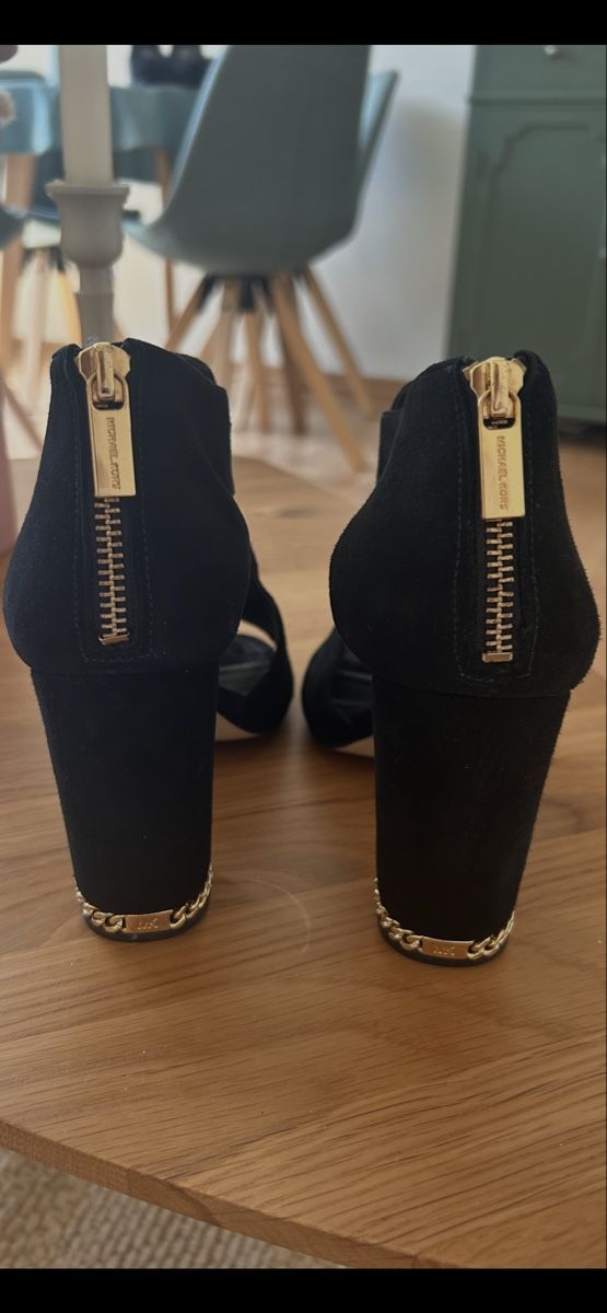 Michael Kors Damenschuhe: Wildlederpumps von Michael Kors  37 – Gebraucht aus Zürich von wil_g8st 4