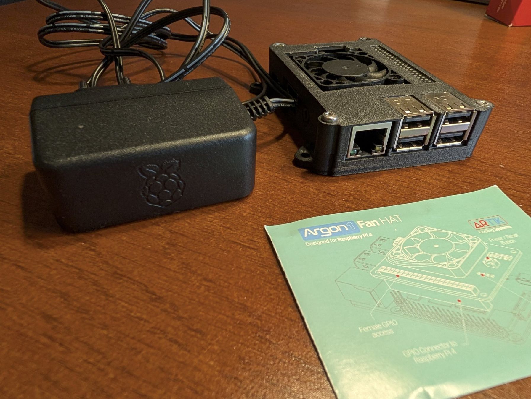 Raspberry Pi PCs: Raspberry Pi 3B +Netzteil+Argon Fan HAT+ Case – D'occasion à Winterthur par cheotencho 2
