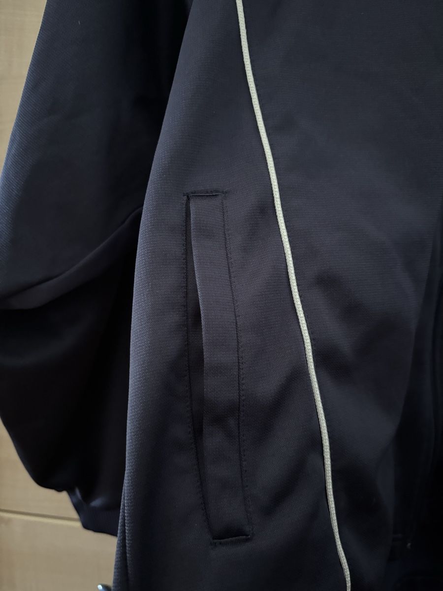 Asics Giacche: Asics Trainings jacke – Usato da Oberkirch LU venduto da mri_8qpz 1