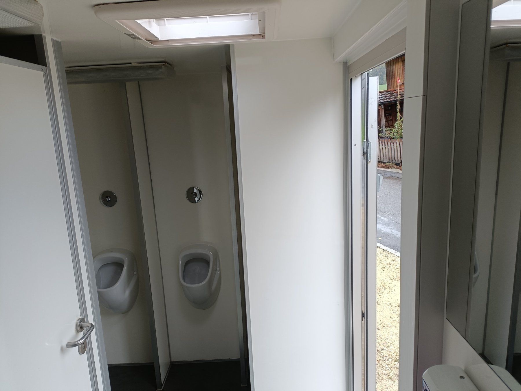 WC: WC-Wagen mieten – Gebraucht aus Winterthur von Chrigel227 2