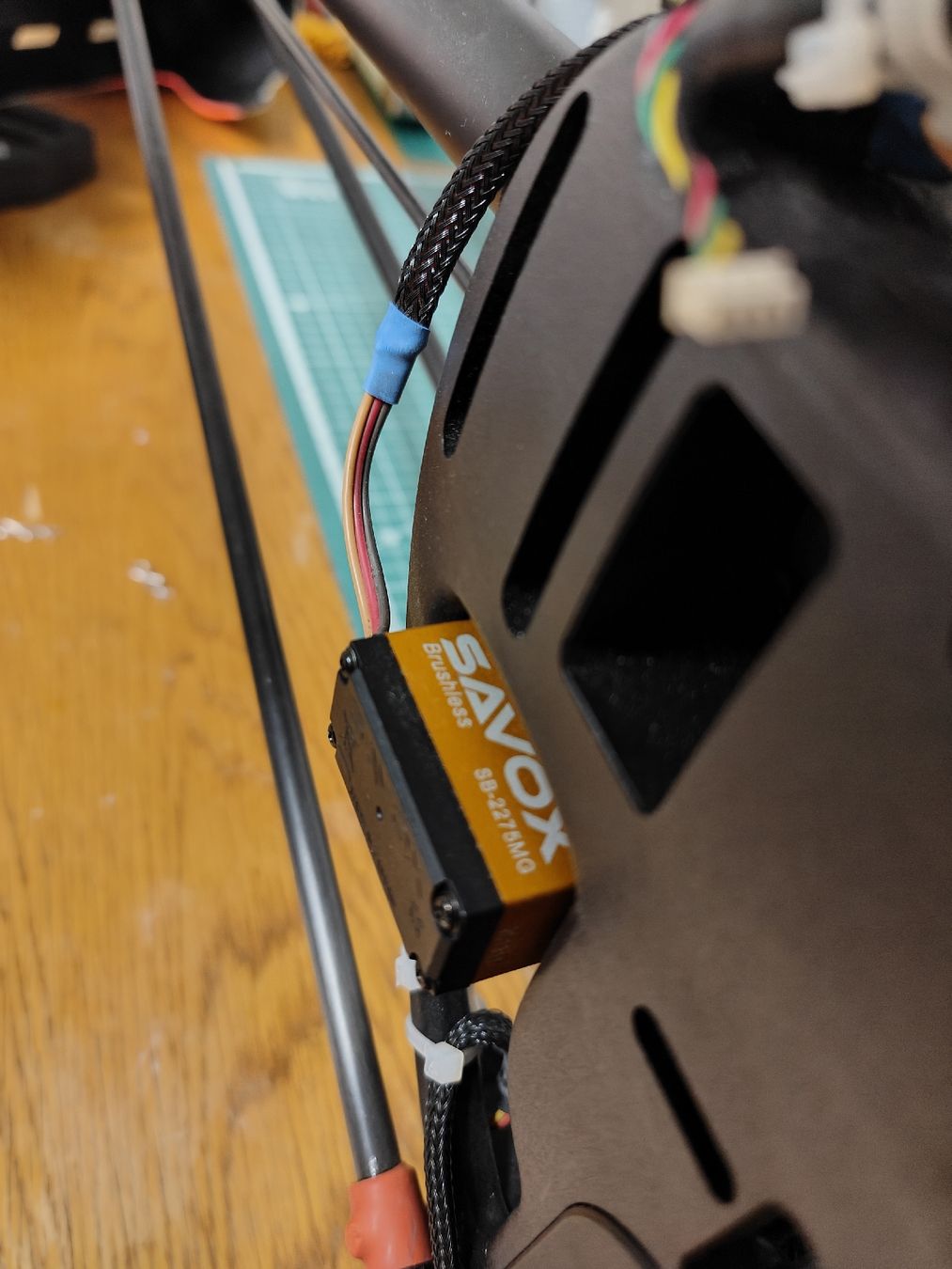 RC Modellbau: Mikado Logo 700 – Gebraucht aus Villarlod von  6