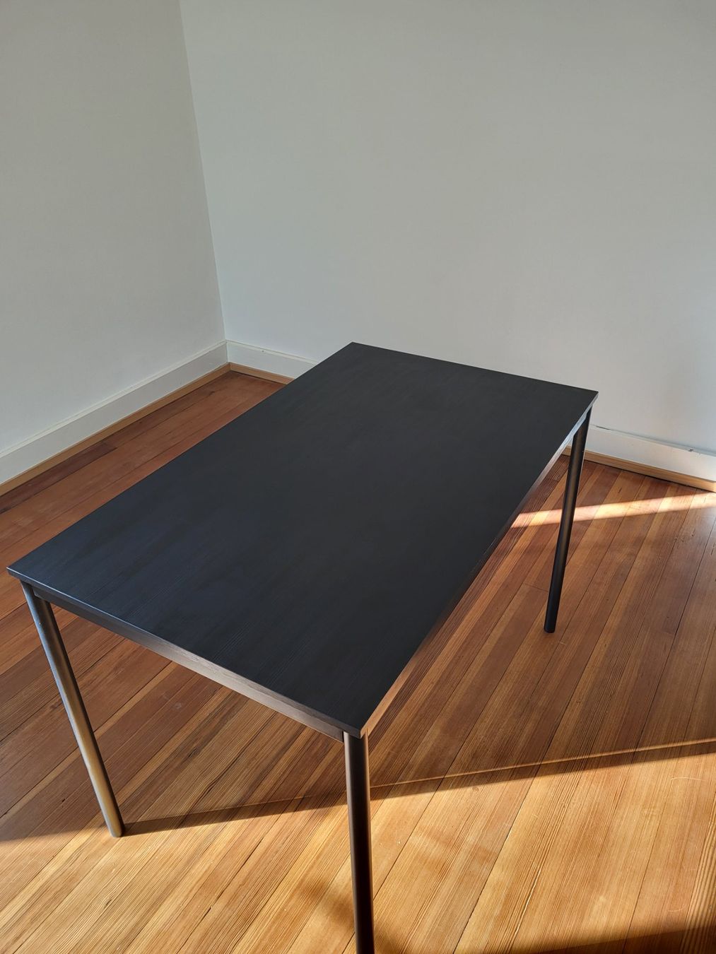 Ikea Tavoli: IKEA SANDSBERG Tisch schwarz – Usato da Olten venduto da tit_6r92