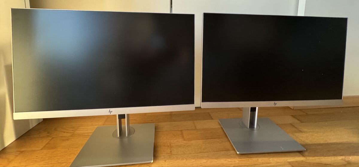 Hewlett Packard Monitor: 2 Bildschirme / Monitore 55,5 cm – Usato da Emmenbrücke venduto da Herzog07