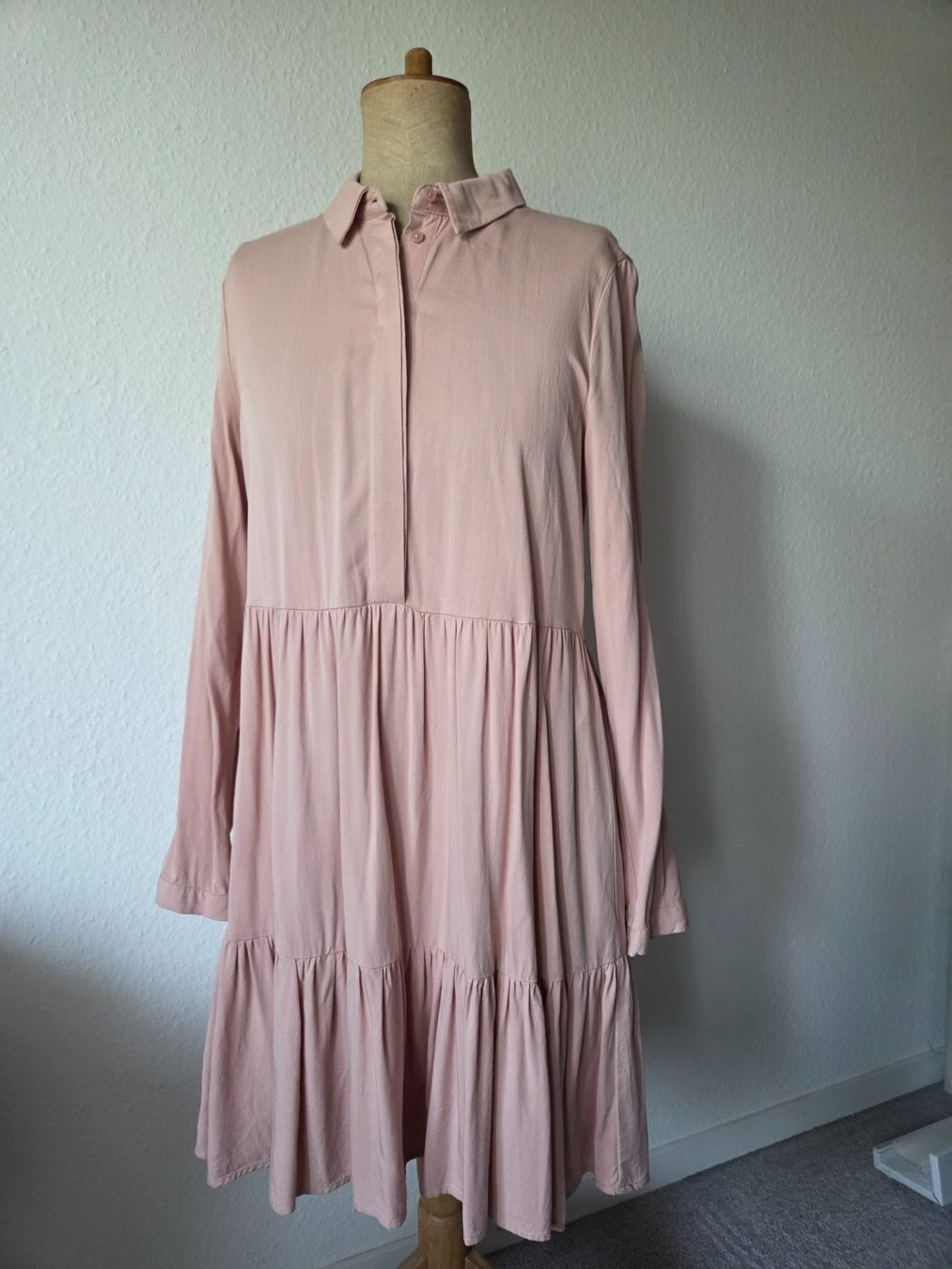 Vila Vestiti: Vila Blusenkleid rosa – Usato da Zürich venduto da Stephs13