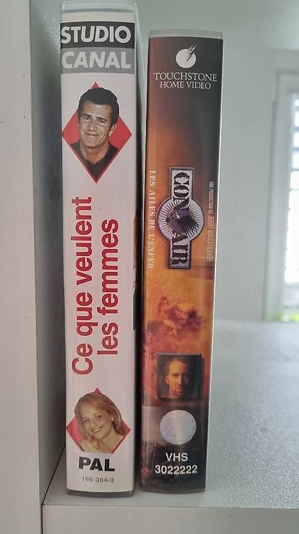 Tutti i VHS: env. 100 VHS action, comique, aventure, love ...et dvd – Usato da Martigny venduto da loo_tbp2