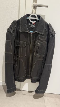 Veste moto en cuir 