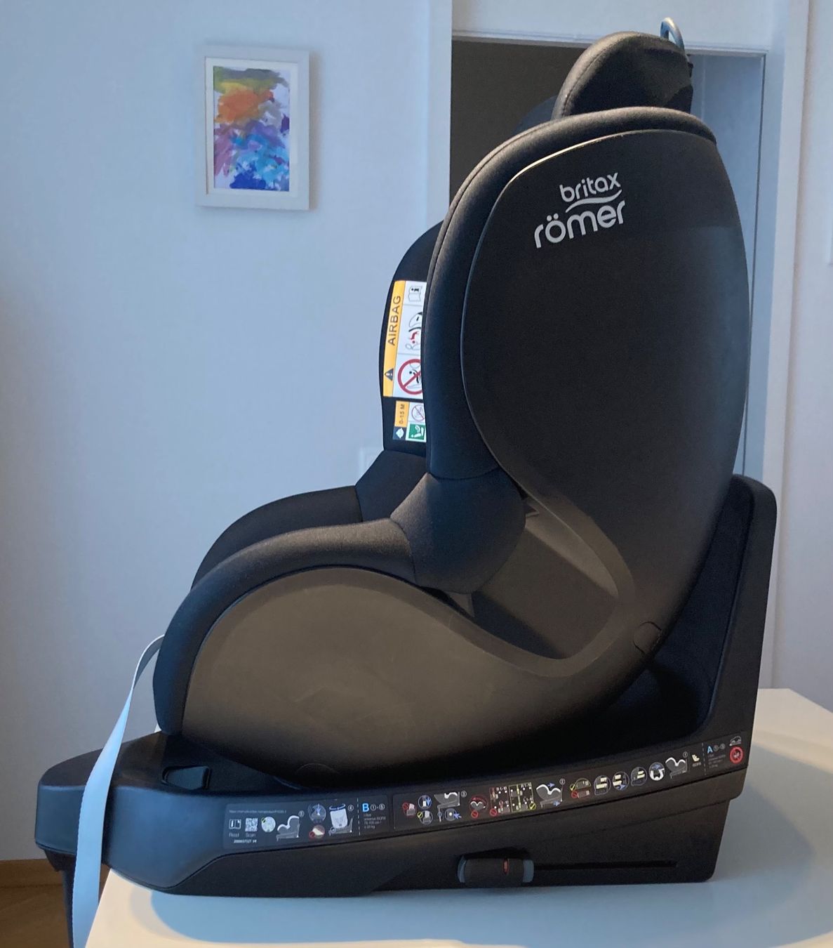Britax Römer Auto-Kindersitze: Britax Römer - Select Dualfix M Plus space black – Gebraucht aus Hinterkappelen von Bari1988 1