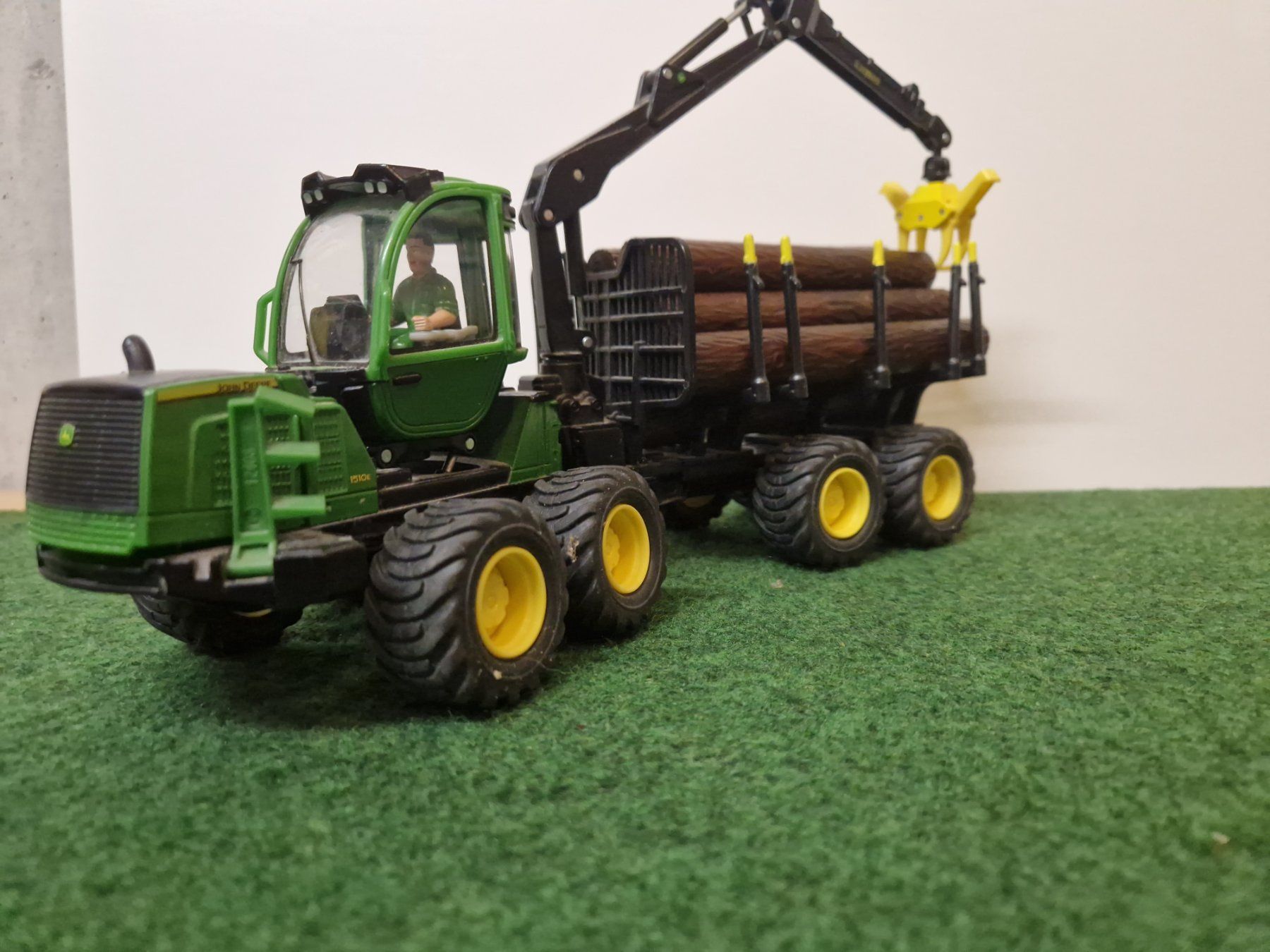 Siku Giocattoli: John Deere Forwarder Siku 4061 in 1:32 – Usato da Thun venduto da ZweifelChipss 1