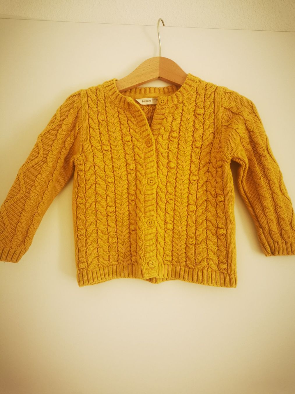 Giacche & Cappotti: Kinder Strickjacke John Lewis senffarbe Grösse 92 – Usato da Niedergösgen venduto da lil_s6k8