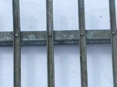 Porte: Doppelflügeltor, feuerverzinkt – Usato da Seon venduto da Sock21 3