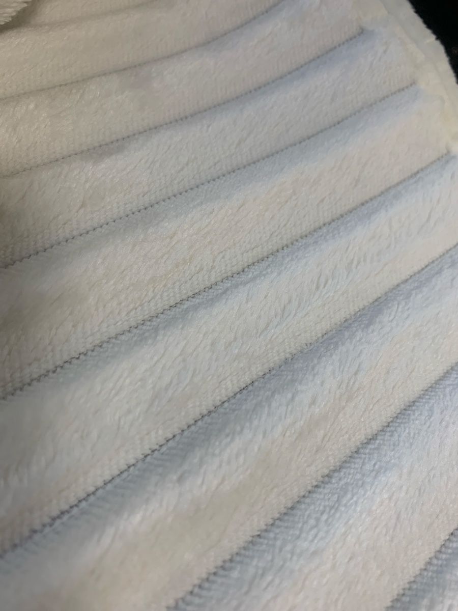 Biancheria da letto: Zwei Moderner Plüsch-Flanell-Sofabezug – Nuovo (secondo la descrizione) da Suhr venduto da So-786-