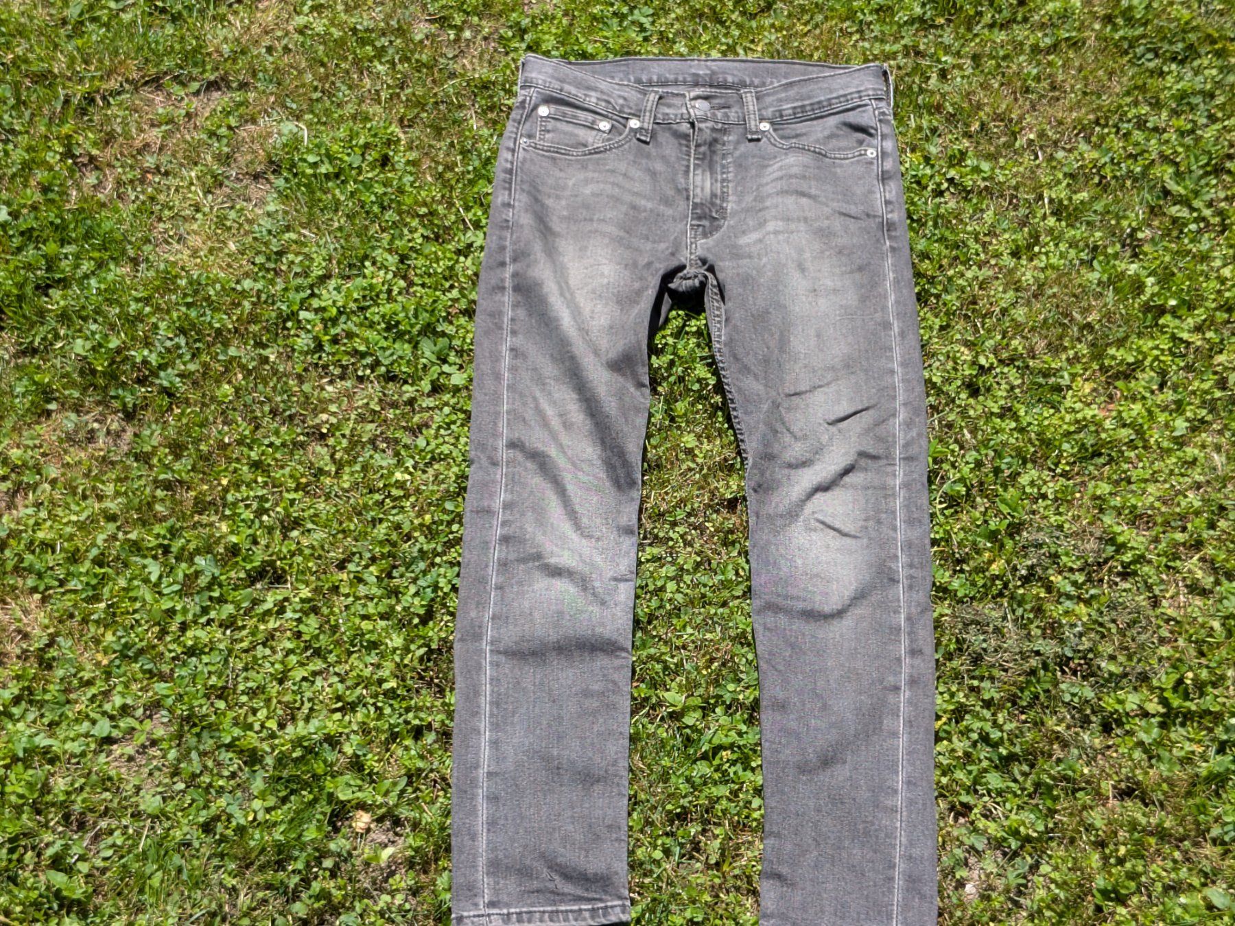 Levi's Jeans: Levi's 519 Jeans Grösse 30/30 Schwarz-Grau – Usato da Galgenen venduto da MisterTH 1