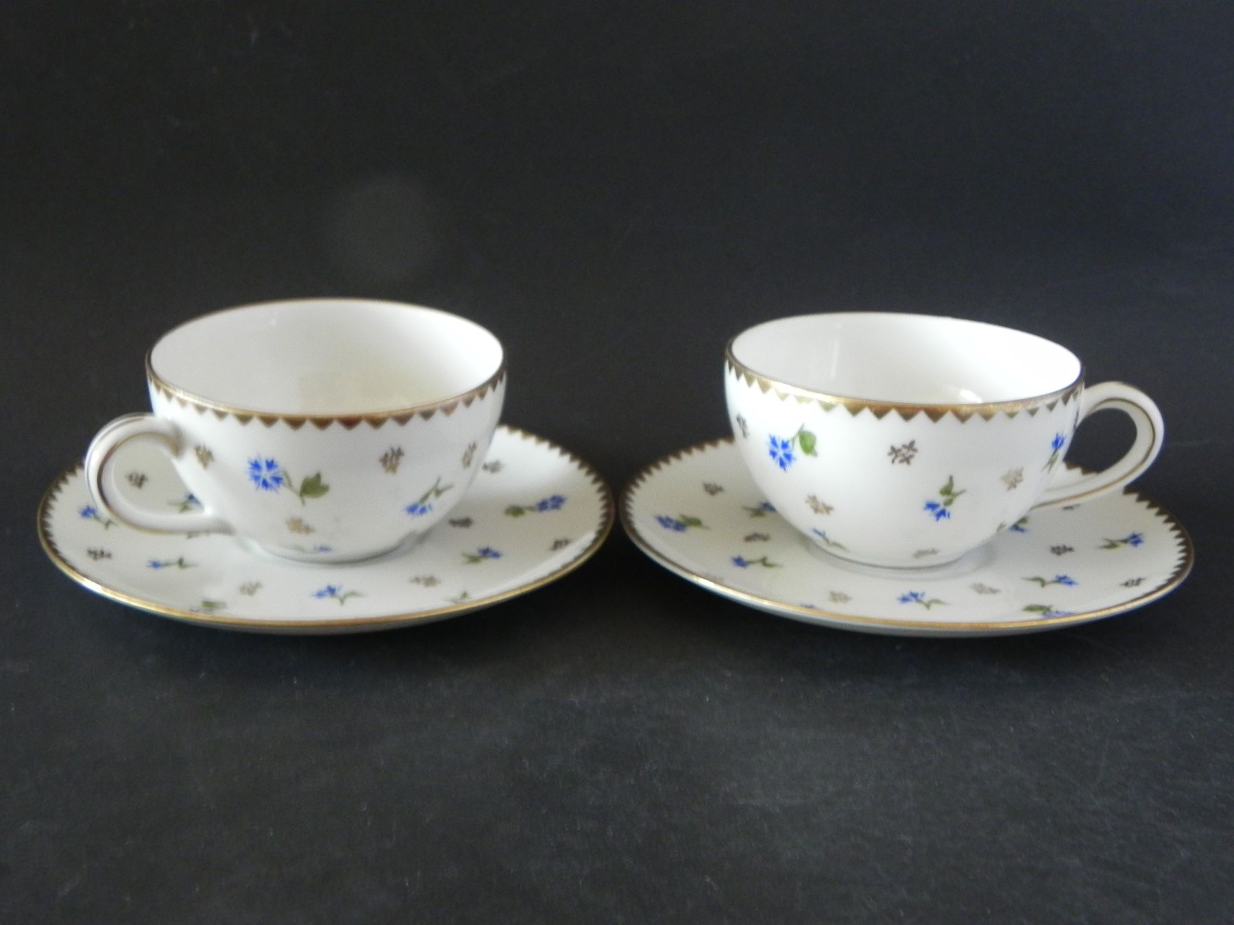 Tazze: 2 Espressosets mit Streublumen Dekor handbemalt - Langenthal – Nuovo (secondo la descrizione) da Zürich venduto da LodgE-21