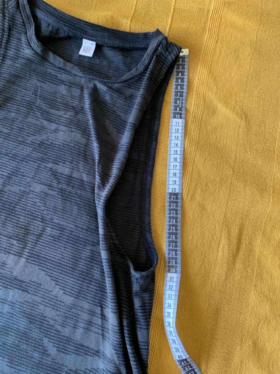 Adidas Tops: Adidas Top ca. XS – D'occasion à Winterthur par Samu-V 2