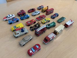 24 Spielzeug-Autos, klein, gebraucht, diverse Modelle