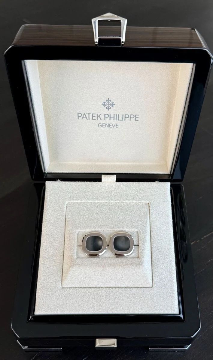 Patek Philippe Orologi: Patek Philippe Nautilus Manschettenknöpfe – Nuovo (secondo la descrizione) da Glattbrugg venduto da aquanautilus 1